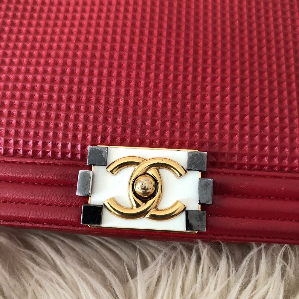 $5500 Chanel 14C Limited Edition Red "Cube" New Me - Picture 2 of 15